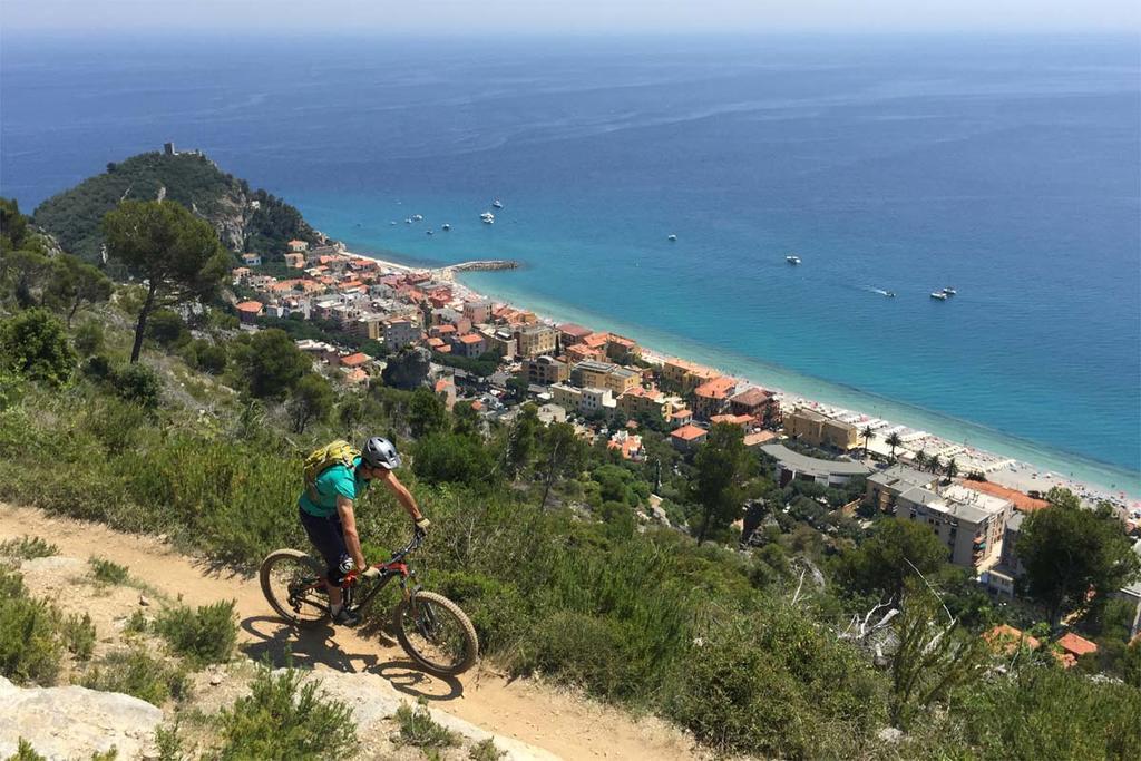 Le 3B - Finalpia Lägenhet Finale Ligure Exteriör bild